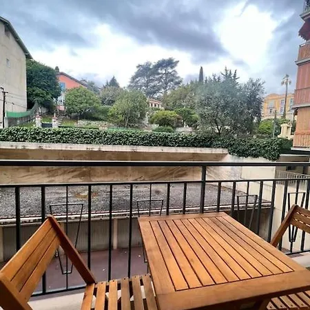 Beau 2 Pieces,terrasse, Parking Centre *