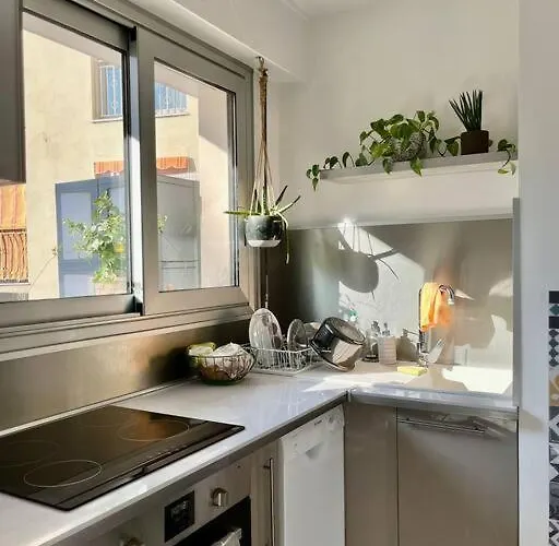 Апартаменты Beau 2 Pieces,terrasse, Parking Centre *