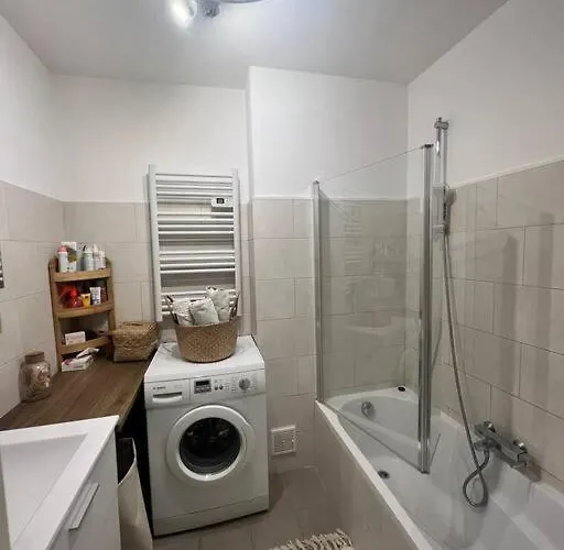 Beau 2 Pieces,terrasse, Parking Centre * Ментона