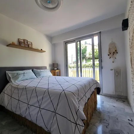 דירה Beau 2 Pieces,terrasse, Parking Centre