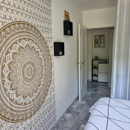 Beau 2 Pieces,terrasse, Parking Centre דירה